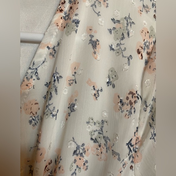 Boutique Dainty Floral Dress L - Picture 5 of 5